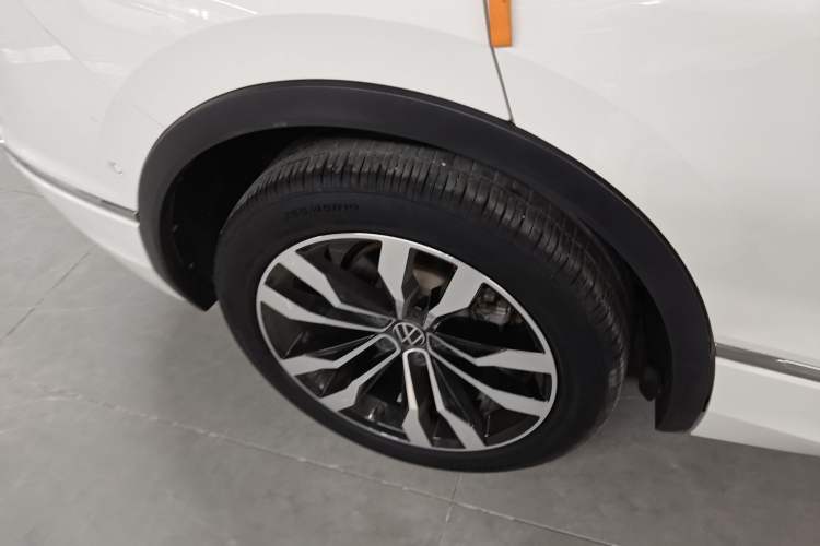 Used Volkswagen Tiguan L 2021 330TSI Automatic Two-Wheel Drive R-Line Enhanced Edition Right Rear Wheel Hub