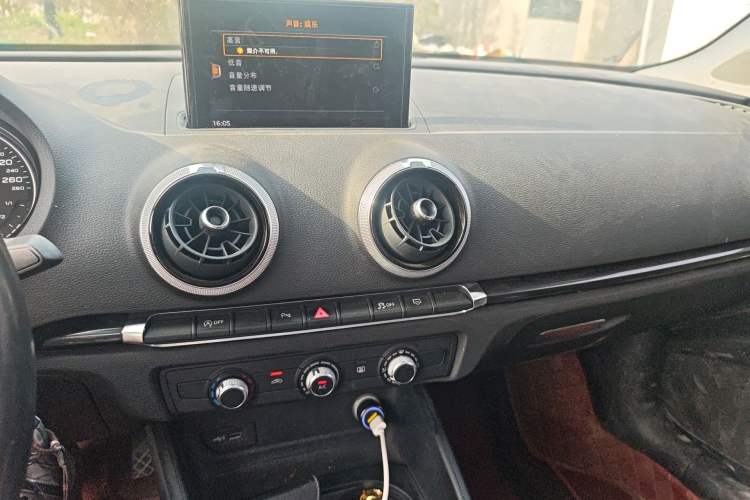 Used Audi A3 2018 30th Anniversary Edition Limousine 35 TFSI Fashion Model Audio And AC Panel