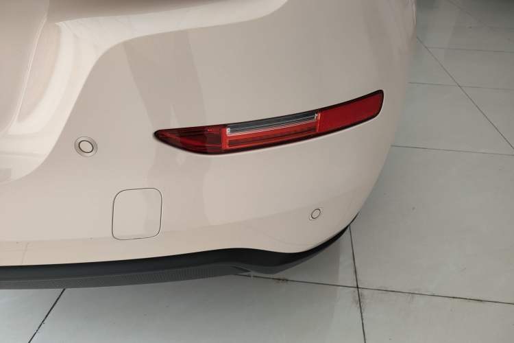 Used ORA Good Cat 2022 Morandi Edition 400km Standard Range Premium Version Lithium-Ion Battery