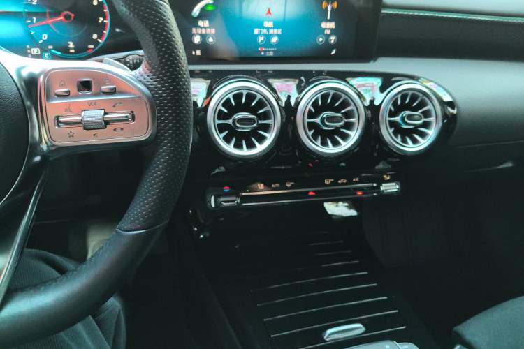 Used Mercedes-Benz A-Class 2022 Second Facelift A 200 L Sport Sedan Fashion Version