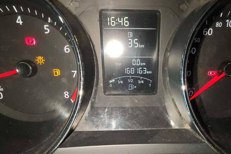 Used Volkswagen Sagitar 2017 1.6L Manual Comfort Model Odometer Close Up