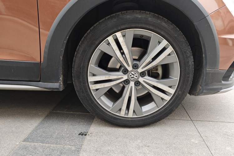 Used Volkswagen C-TREK 2017 230TSI DSG Luxury Model
