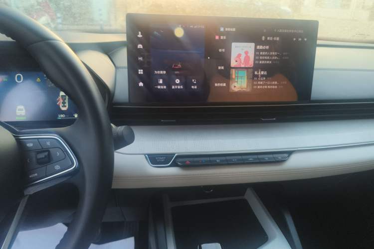 Used Geely Auto Emgrand L HiP 2022 1.5TD-DHT Pro 100KM Super Rui Audio And AC Panel