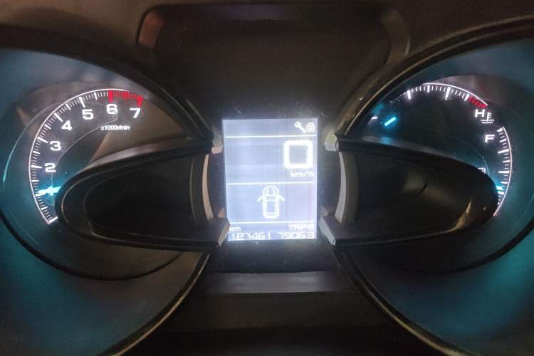 Used Dongfeng Aeolus AX7 2015 2.0L Manual Zhiyi Trim
