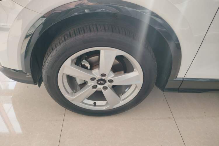 Used Audi Q2L 2022 35 TFSI Advanced Style Edition Left Front Wheel Hub