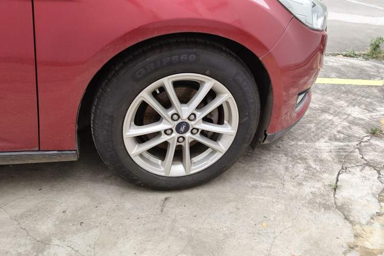 Used Ford Focus 2015 Hatchback EcoBoost 125 Manual – Ultra-Style Edition