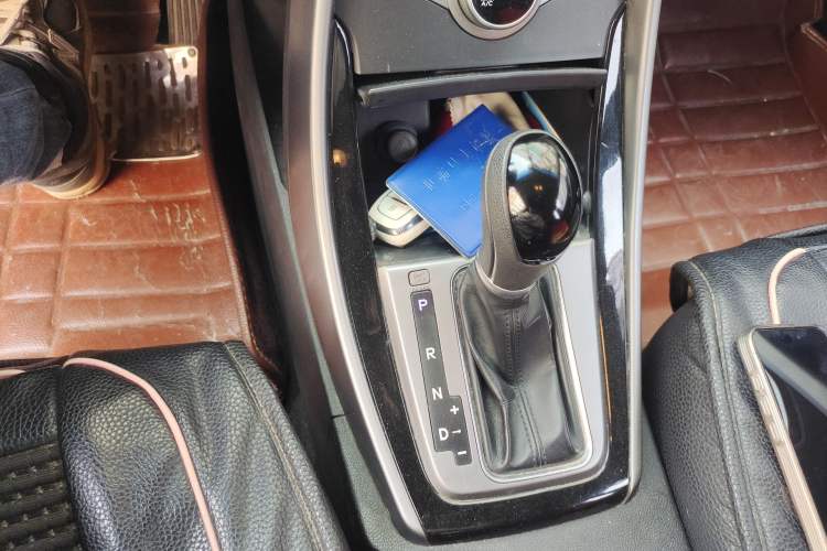 Used Hyundai Elantra (5th Generation / Langdong) 2015 1.6L Automatic Leading Model Gear Lever