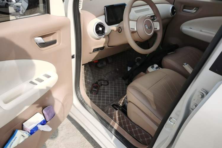 Used Wuling Hongguang MINIEV 2025 Four-Door Version Advanced Edition Driver Seat