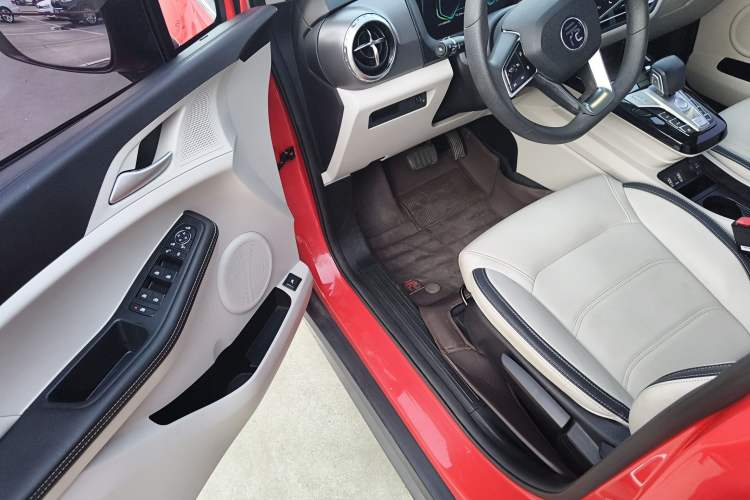 Used BYD Yuan Pro 2021 401 km Deluxe Version Interior 3