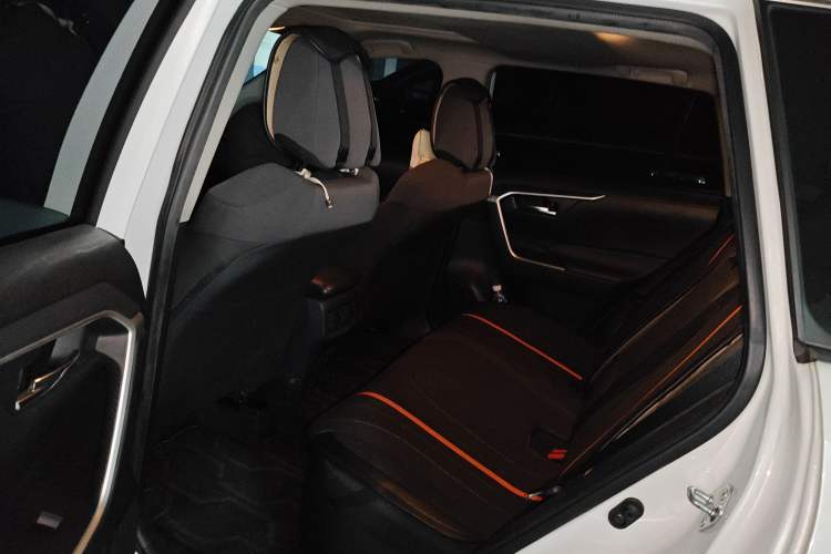 Used Toyota RAV4 Rongfang Plug-in Hybrid 2022 2.5L Two-Wheel Drive Elite Pro Left Rear Seat