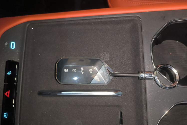 Used Ford Bronco 2026 Model Ink Diamond Range-Extended Interior 1