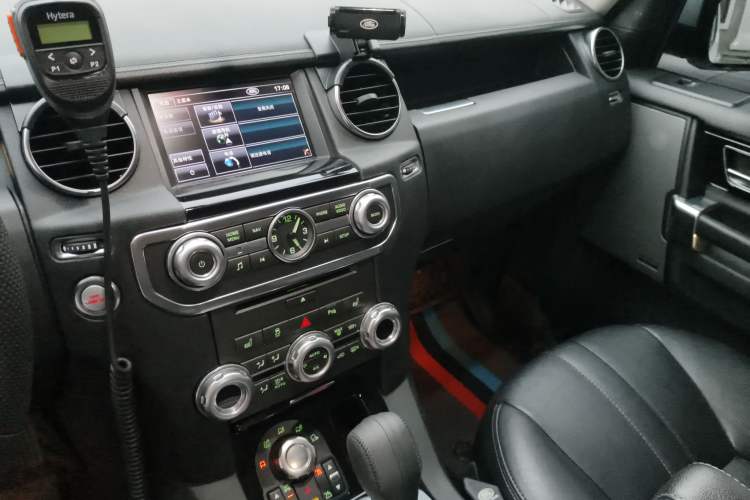 Used Land Rover Discovery 2012 5.0 V8 HSE Audio And AC Panel