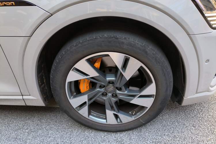 Used Audi e-tron 2019 55 quattro Technology Edition
