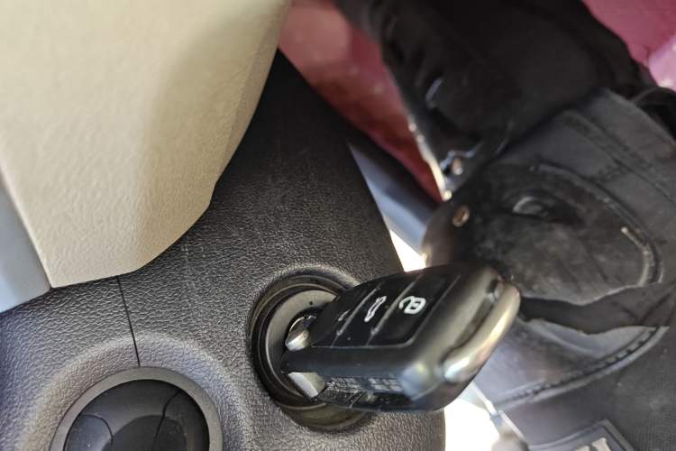 Used Volkswagen Jetta 2013 1.6L Manual Comfort Model Vehicle Key