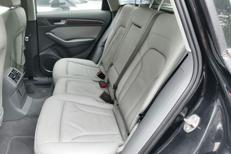Used Audi Q5 2013 40 TFSI Technology Edition Left Rear Seat