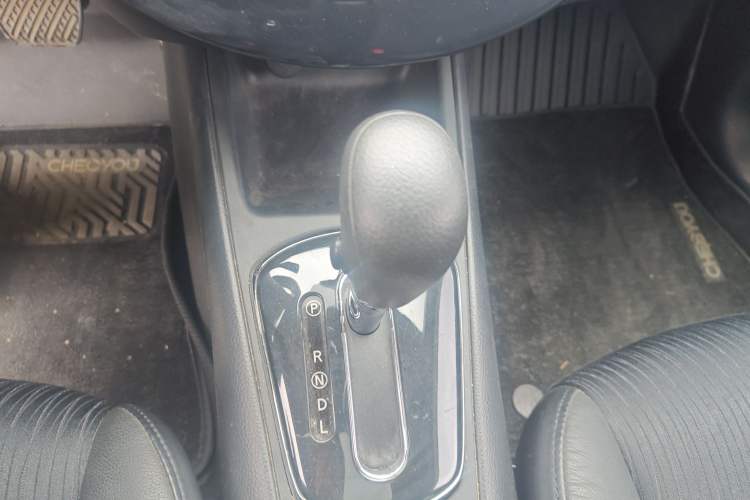 Used Nissan Tiida 2014 1.6L CVT Smart Model Gear Lever