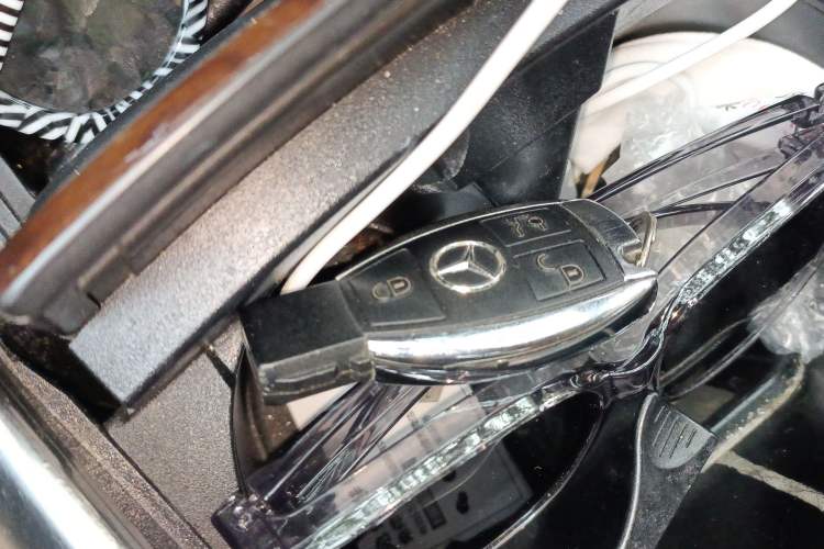 Used Mercedes-Benz R-Class 2011 R 350 L 4MATIC