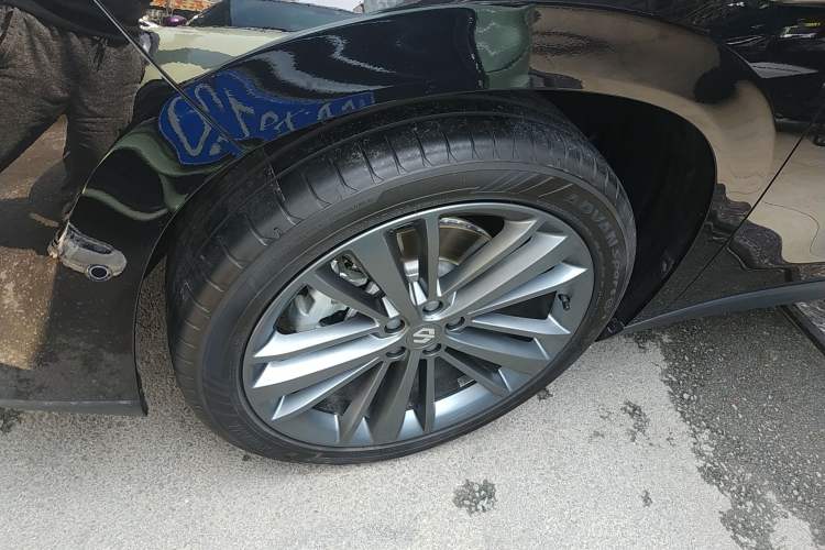 Used Leapmotor C16 2026 Extended-Range 280 LiDAR Zhizun Edition 6 Seats Exterior 4