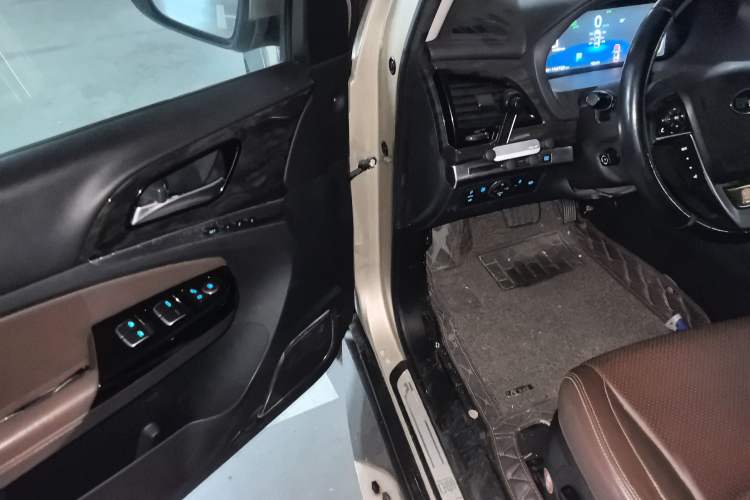 Used BYD Tang New Energy 2015 2.0T Four-Wheel-Drive Flagship Model Driver Seat