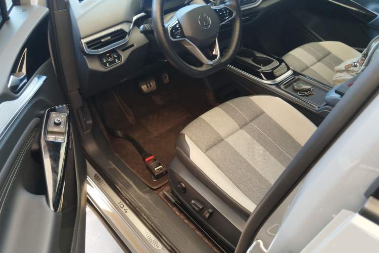 Used Volkswagen ID.4 CROZZ 2024 Revised Version PURE+ Driver Seat