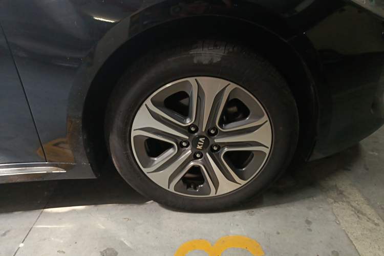 Used Kia K5 New Energy 2018 2.0L ZhiZun Edition
