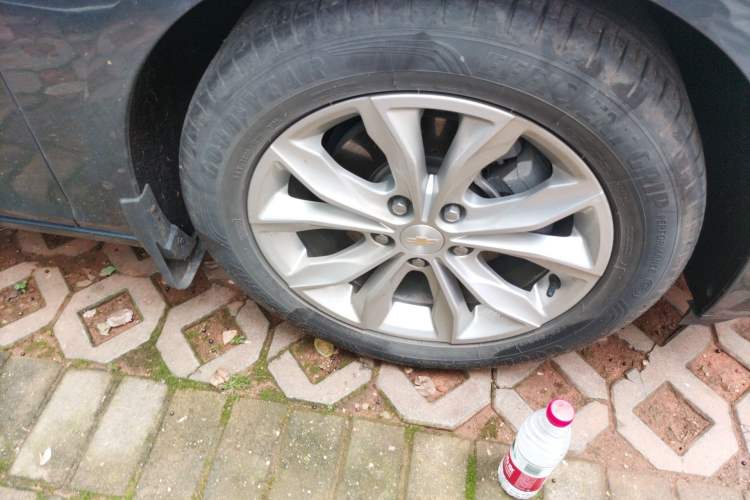 Used Chevrolet Malibu XL 2022 535T Automatic Sport Edition Right Front Wheel Hub