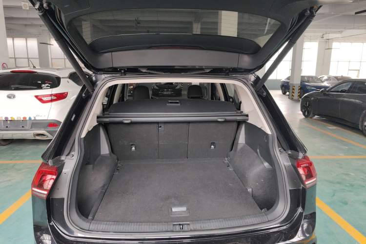 Used Volkswagen Tiguan L 2020 330TSI Automatic Two-Wheel Drive R-Line Flagship Version China VI Standard Trunk