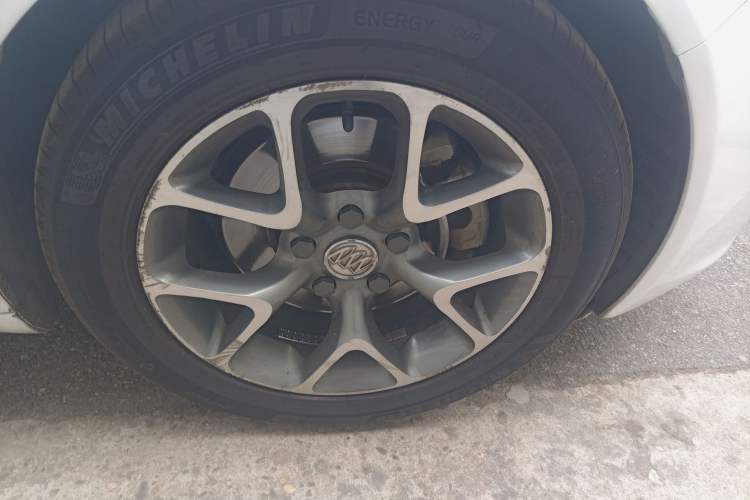 Used Buick Regal 2013 1.6T Automatic Elite Sport Edition Right Front Wheel Hub