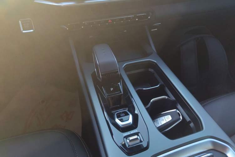 Used Geely Auto Haoyue L 2024 2.0T DCT Prestige Version