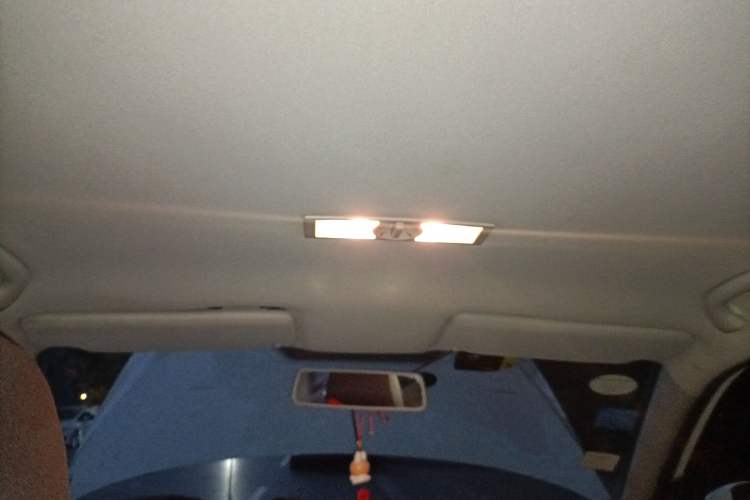 Used Volkswagen Gran Lavida 2013 1.6L Automatic Fashion Model
