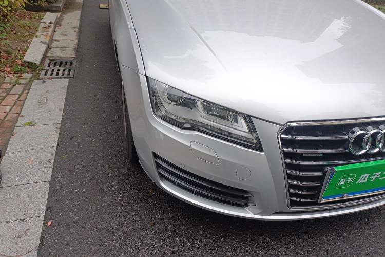 Used Audi A7 2012 2.8FSI quattro Ambition model Right Front Headlight