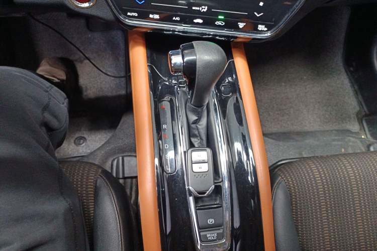 Used Honda Vezel 2015 1.8L CVT 2WD Luxury Model