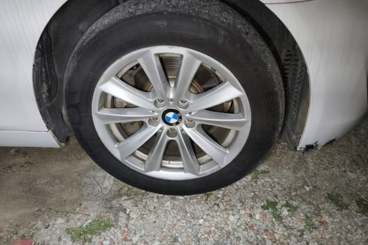 Used BMW 5 Series 2012 523Li Luxury Model Right Front Wheel Hub