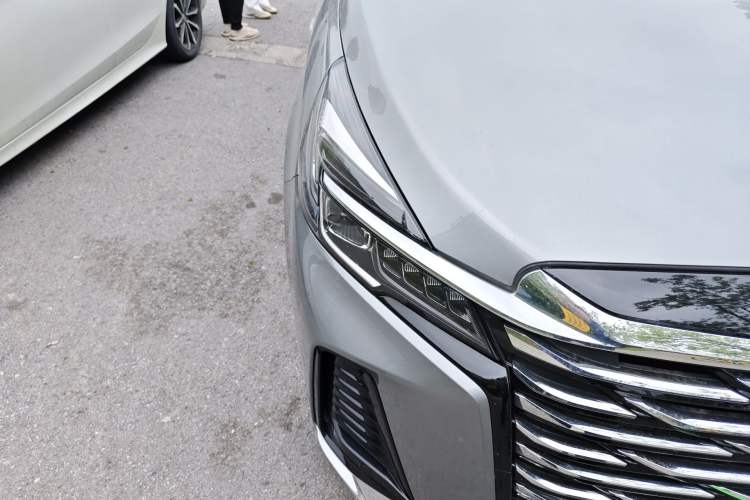 Used Buick GL8 2023 Land Executive Class 652T Luxury Model