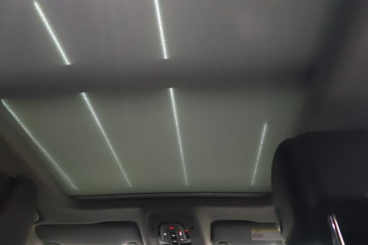 Used Audi A4L 2022 40 TFSI Luxury Dynamic Model Headliner