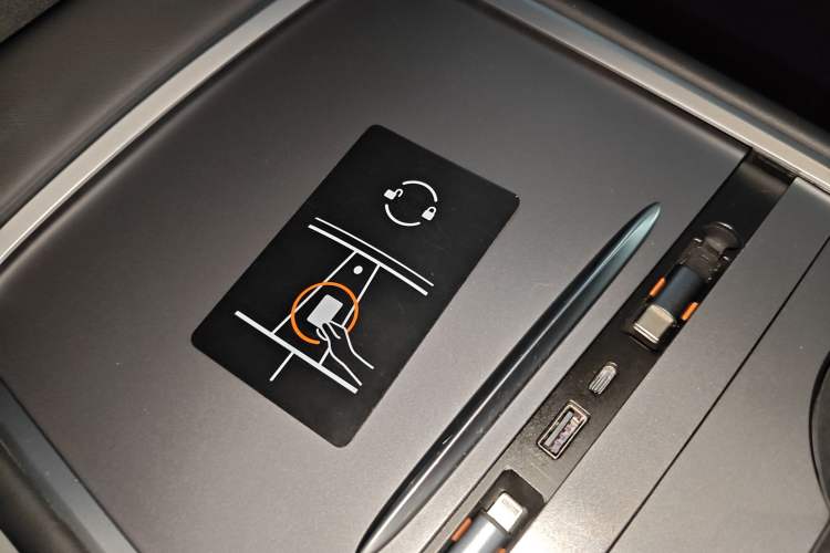 Used Tesla Model Y 2024 Rear-Wheel-Drive Version Vehicle Key