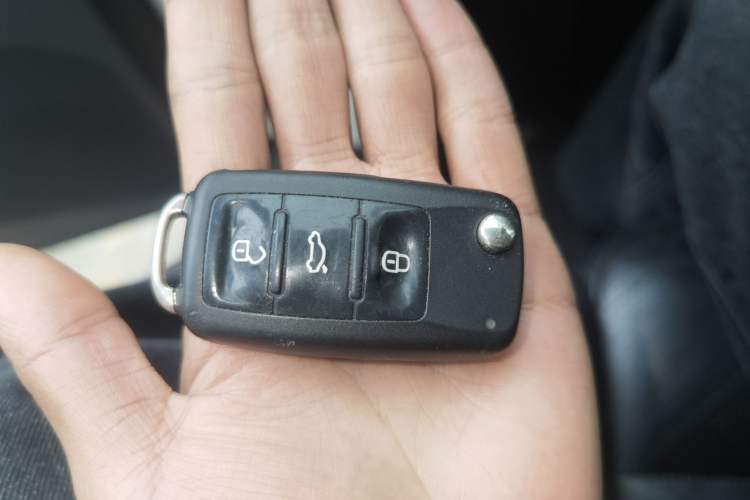 Used Volkswagen Tiguan 2015 1.8TSI Automatic Two-Wheel Drive Luxury Model Vehicle Key