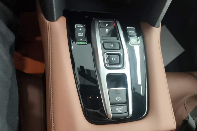 Used Honda UR-V 2020 370TURBO Two-Wheel Drive Luxury Edition
