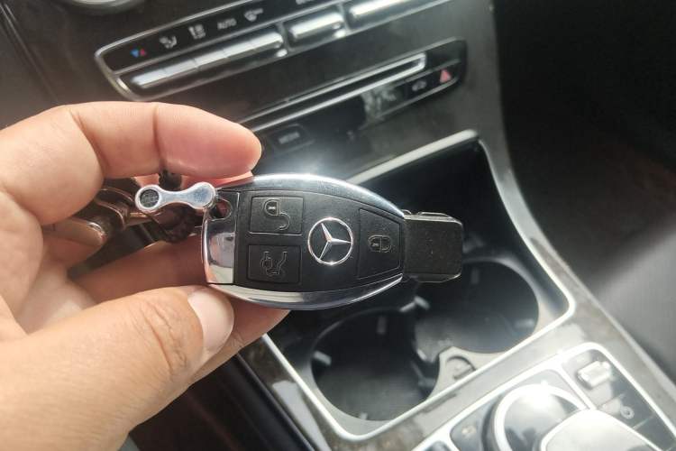 Used Mercedes-Benz GLC 2018 GLC 260 4MATIC Luxury Model Vehicle Key