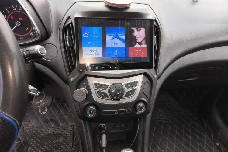 Used Chery Arrizo 5 2016 1.5L CVT Trendsetting Edition Audio And AC Panel