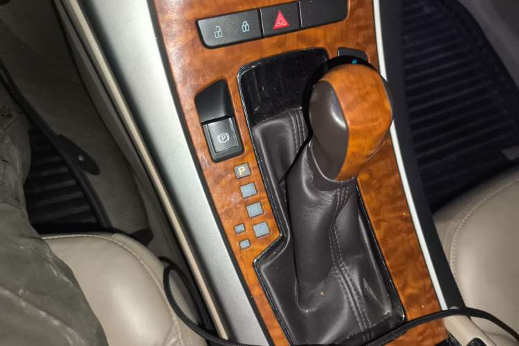 Used Buick LaCrosse 2011 2.4L SIDI Luxury Edition Gear Lever