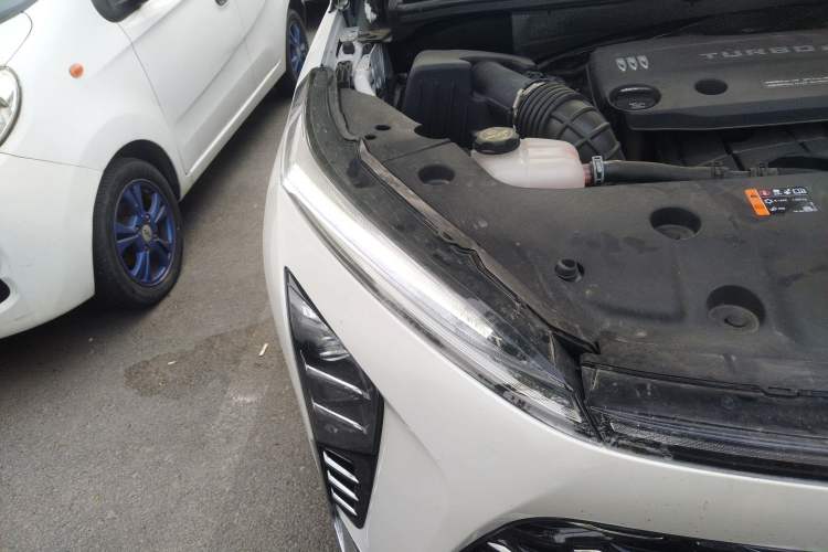 Used Buick GL8 New Energy 2024 Lu Zun Luxury Edition 6-Seater Right Front Headlight