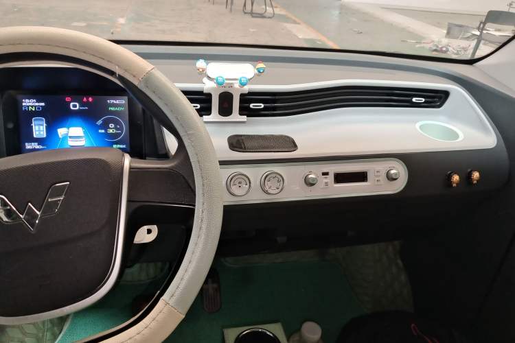 Used Wuling Hongguang MINIEV 2022 Macaron Premium Model – Lithium Iron Phosphate