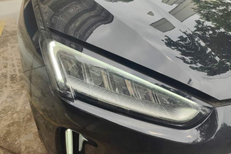 Used Hima AITO M5 2022 Range-Extended Rear-Drive Standard Version Right Front Headlight