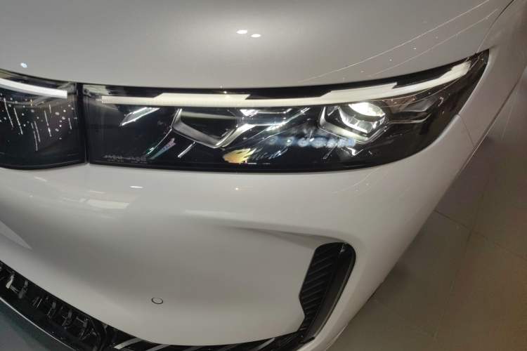 Used VOYAH FREE 2025 Model FREE+ Rear-Drive Qiankun Edition
