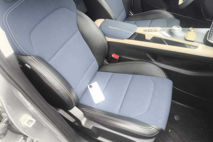 Used Geometry A 2021 Pro Enjoy High-Dimensional Range Edition 430 km A430 Cubic Version Right Front Seat