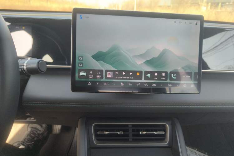 Used BYD Qin L 2025 DM-i Smart Drive 120KM Leading Model
