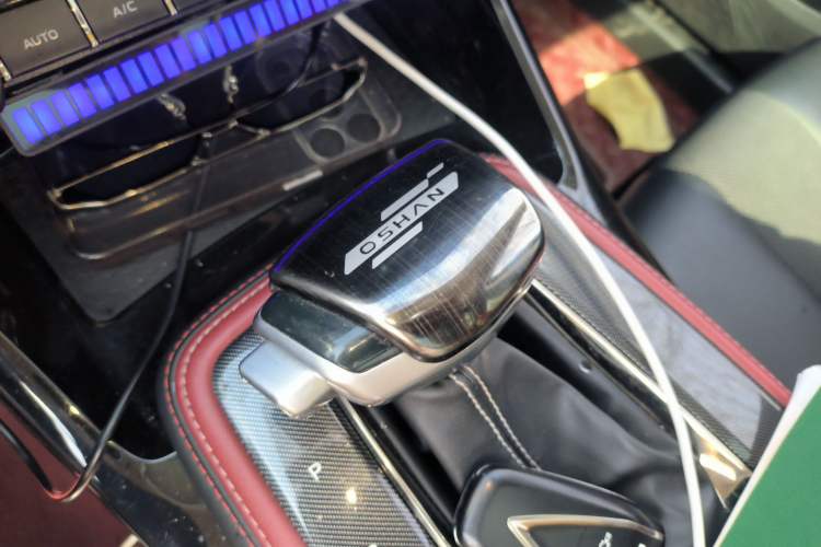 Used CHANGAN OSHAN X5 2021 1.5T DCT Flagship Edition Gear Lever