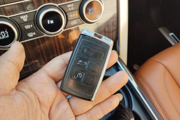 Used Land Rover Range Rover 2016 3.0 SC V6 Vogue SE Long-Wheelbase Edition
