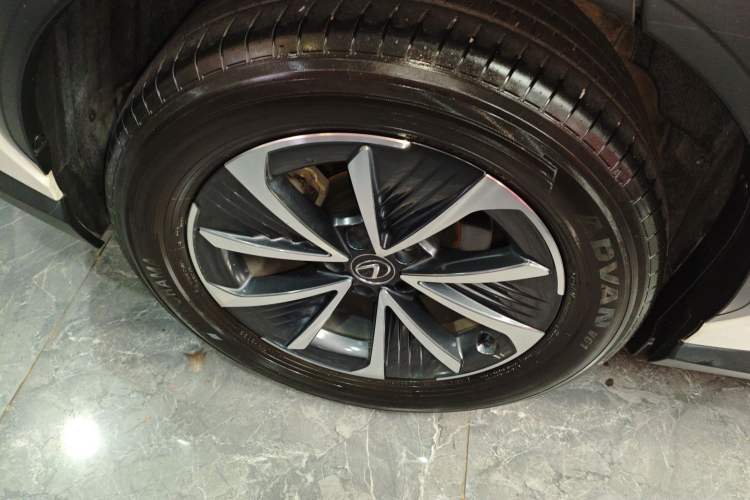 Used Lexus RZ 2023 450e All-Wheel Drive Luxury Edition Right Rear Wheel Hub